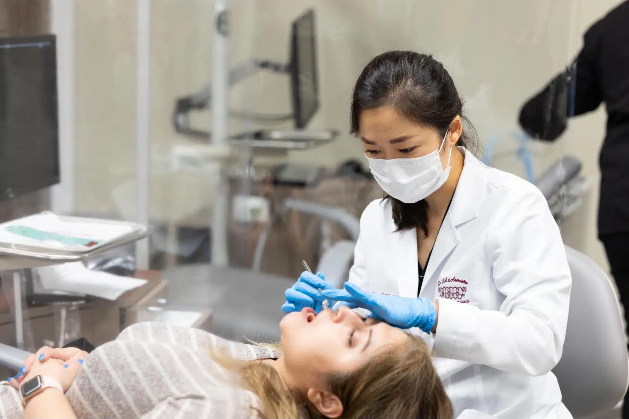 Why is It Important to Use a Retainer After Braces?